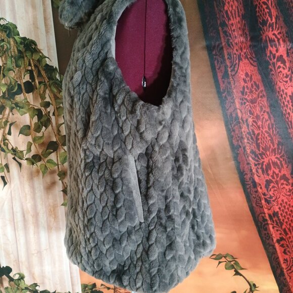 Catherine Malandrino Sze 1X Gray Faux Fur Zip Mock Neck Sleeveless Vest - Picture 5 of 7